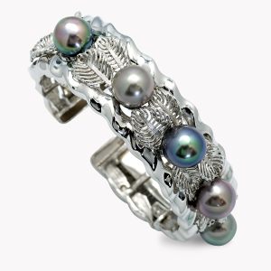 21293 Flowing Lines Black Tahitian Leaf Bangle Clip Bracelet in White Gold