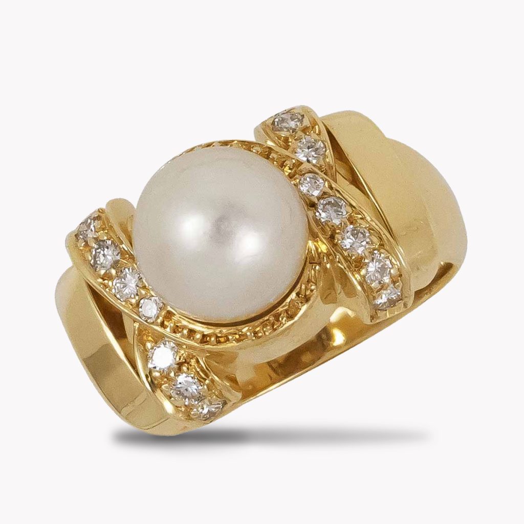 23303 Pearl & Diamond Ring with Horn Shank