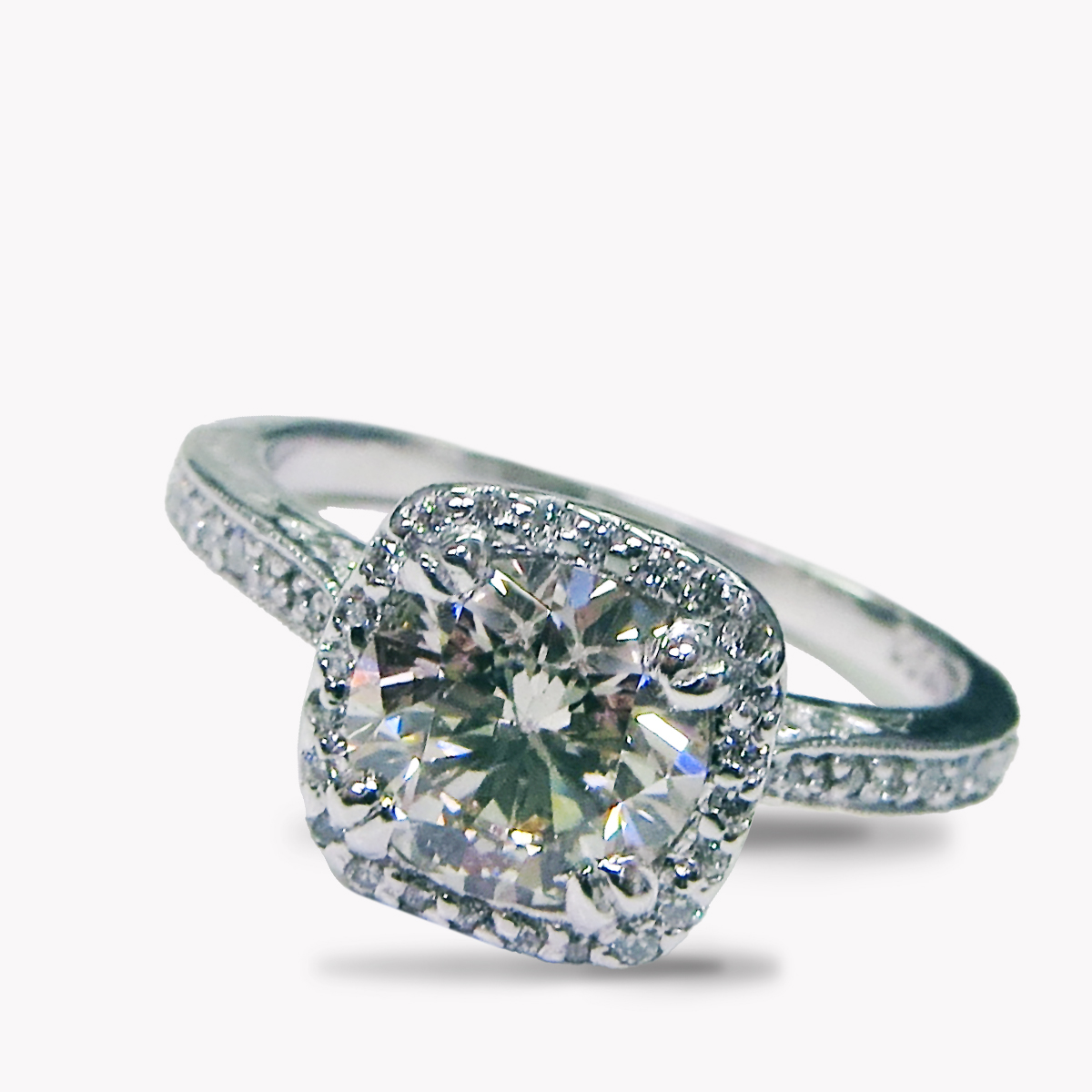 23359 Round Diamond Engagement Ring with Diamond Halo