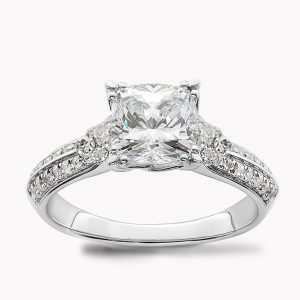 23649 Diamond Ring with Princess Cut Diamond