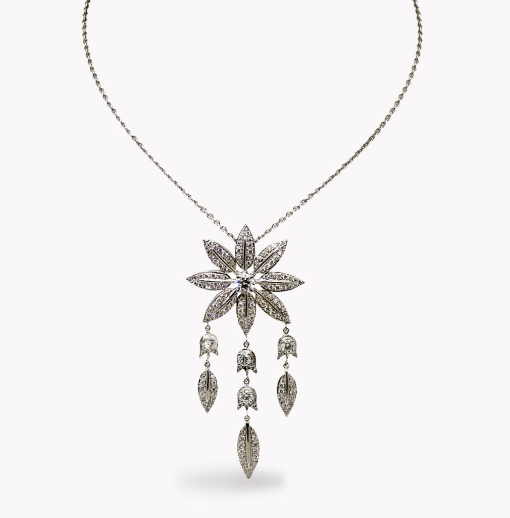 23019 Diamond Feuille Necklace in 18kt White Gold