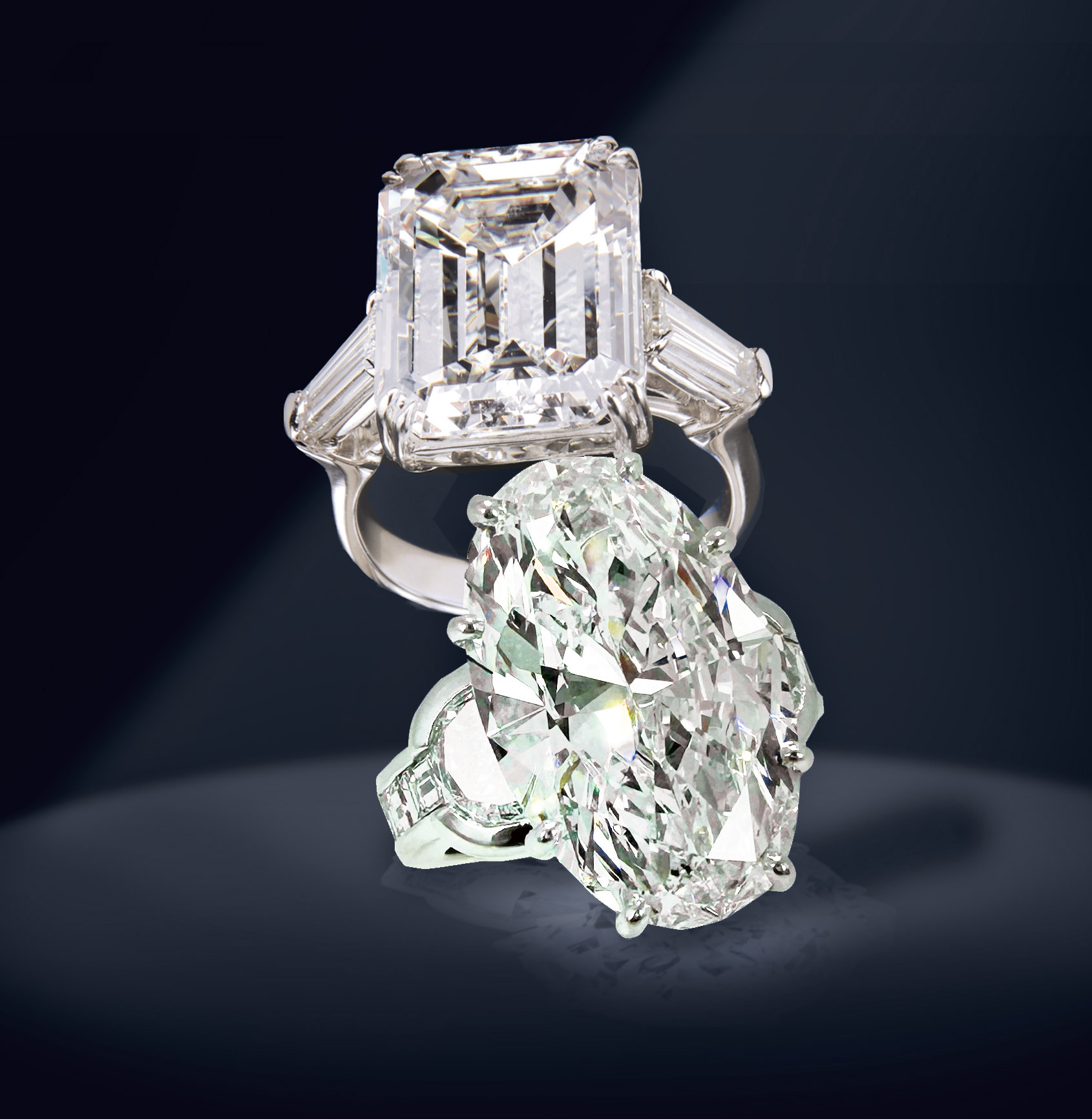 These 2 exceptional diamond rings are examples of the extraordinary selection at Kaufmann de Suisse
